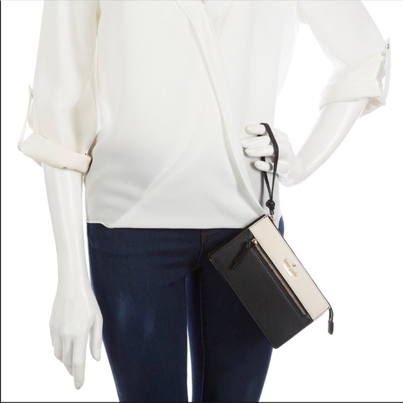 kate spade Handbags - ✨NEW✨Kate Spade ♠️ Wristlet